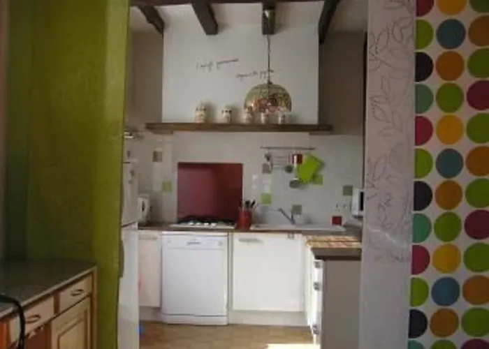 Champêtre Avec Piscine Chauffée, Cheminée, Et Terrasse En Plein Sud - Fr-1-410-131 Hébergement de vacances